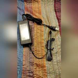 DELTA ELECTRONICS AC ADAPTER Model ADP-36TR. A. ( OUTPUT 12V )